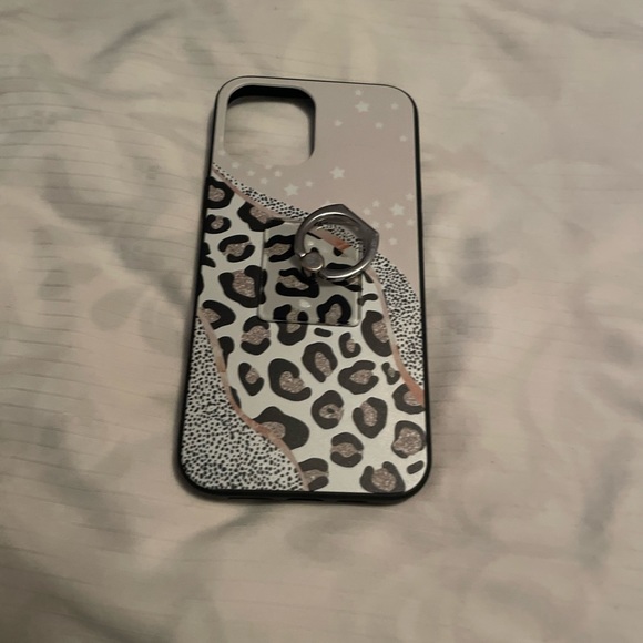 Selling all my IPhone 12 pro max covers, I lost my phone. Brand new and used - Picture 12 of 16